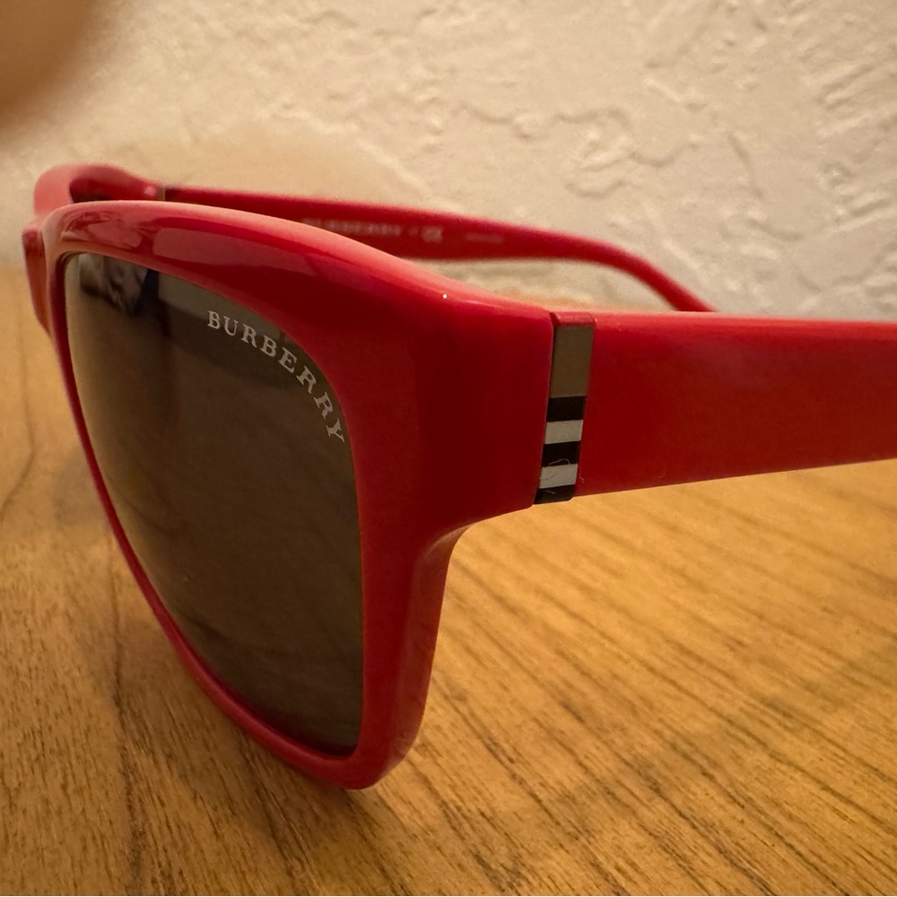 Burberry Red Sunglasses Unisex